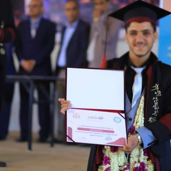 الوصول الإنساني.. أياد تحنو على الأيتام