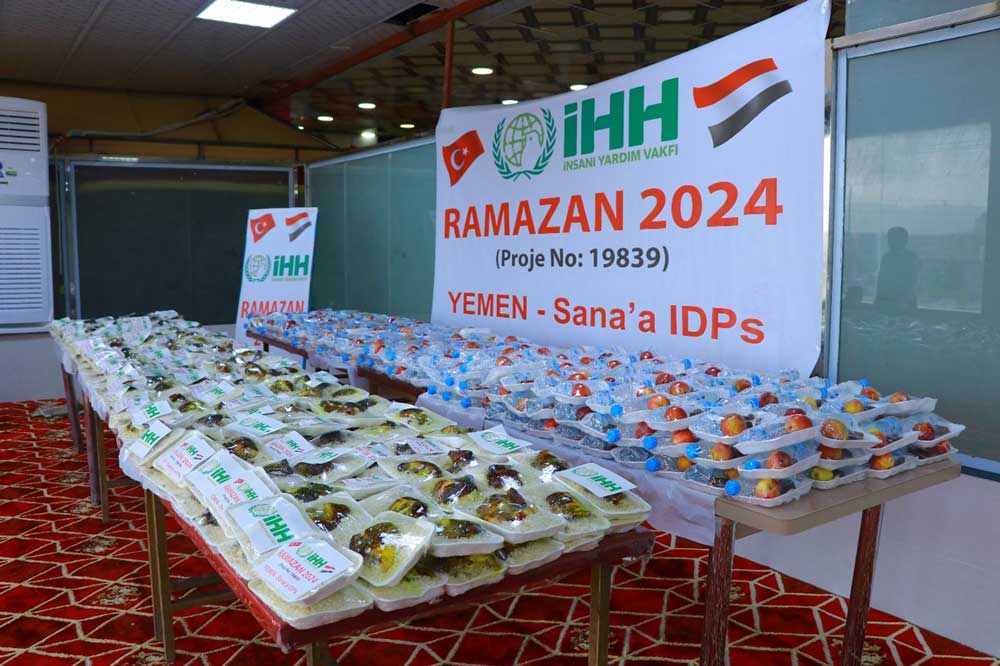 سلال غذائية رمضانية لـ 600 أسرة فقيرة و1667 وجبة إفطار صائم