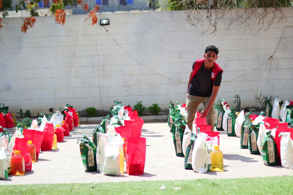 بدعم من الهلال الأحمر التركي.. توزيع 150 سلة غذائية