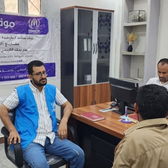 1272 أسرة نازحة ومتضررة تستفيد من مساعدات نقدية متعددة الأغراض