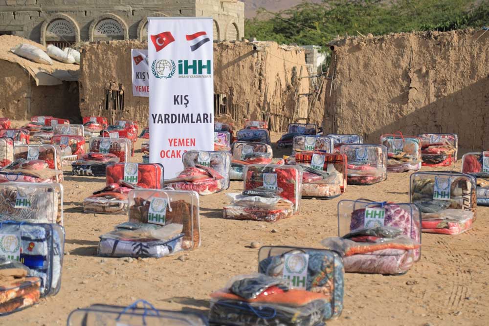 Delivery of winter bags for 1,680 people