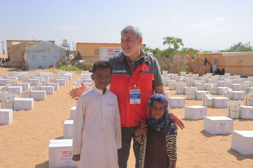 Distribution of food baskets and Iftar meals in Al-Jawf